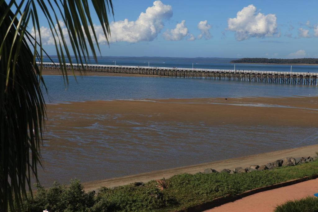 Pier Resort Urangan Værelse billede
